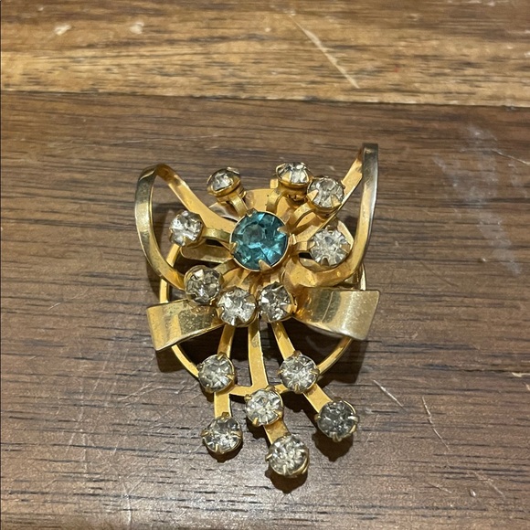 Bugbee & Niles Jewelry - Vintage Bugbee & Niles Pin & Earrings